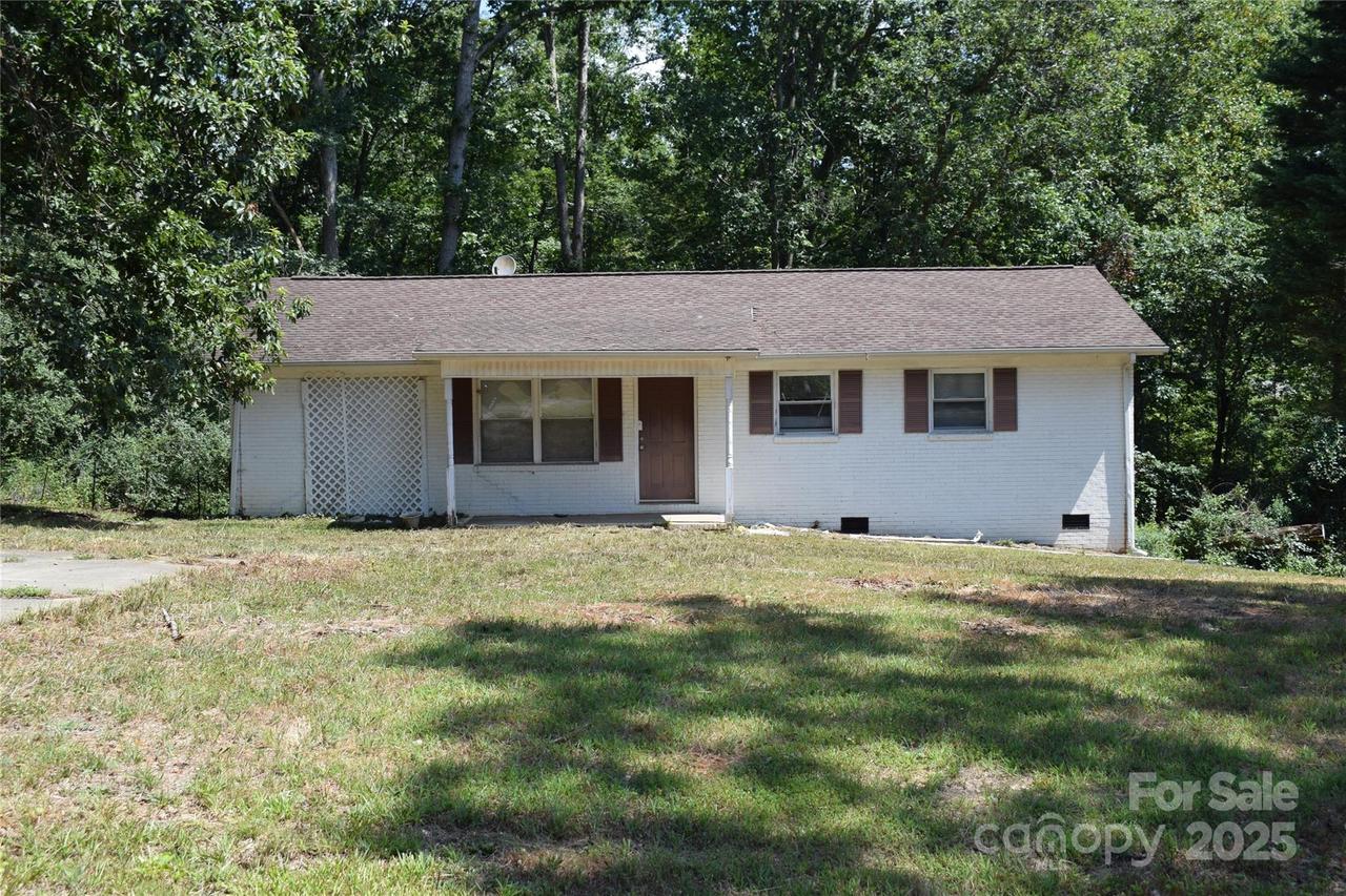 111 Mary Ann Rd., Grover, NC 28073