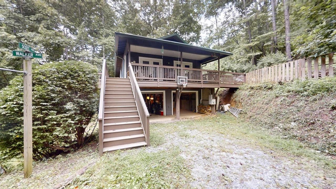 22 Whitaker Cir., Fairview, NC 28730