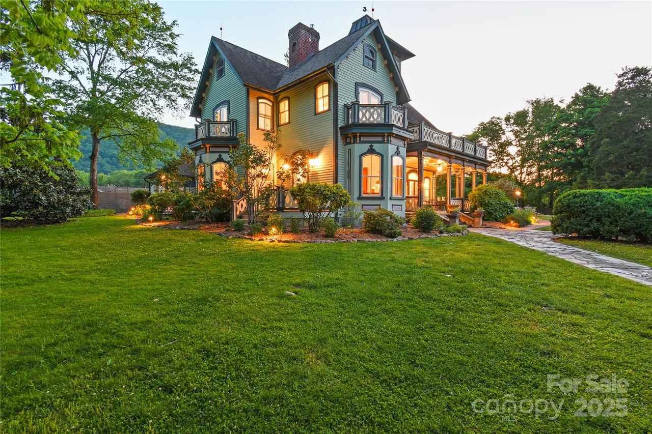196 & 204 Lawson St., Hot Springs, NC 28743