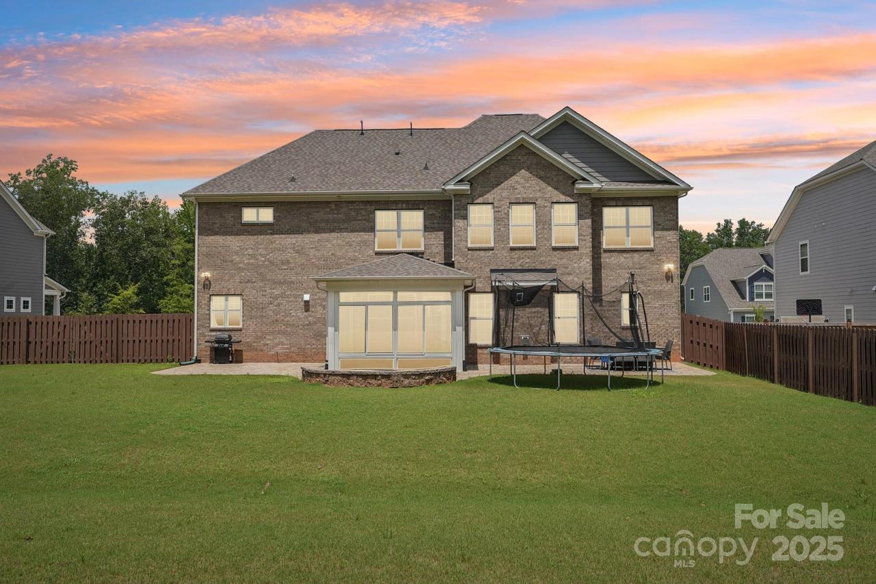 809 Brown Creek Dr., Matthews, NC 28104