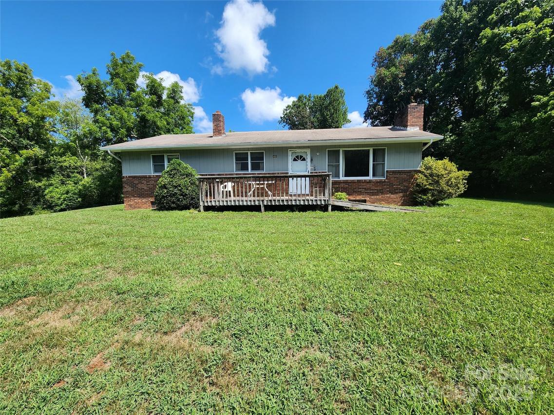 400 Bull Creek Rd., Mars Hill, NC 28754