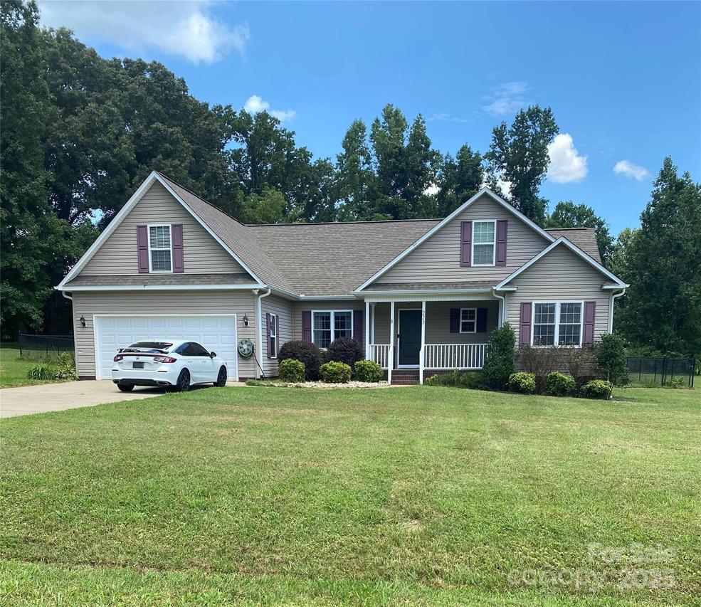 223 Bluegill Ln., Statesville, NC 28625