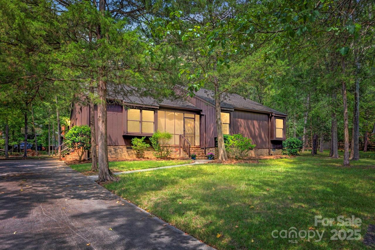 7904 Deep Hollow Ct., Charlotte, NC 28226