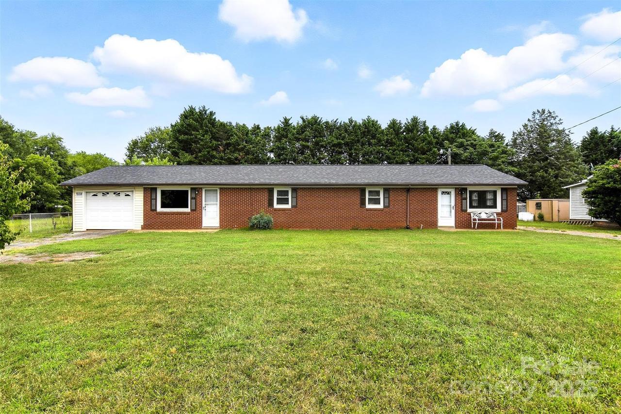 1351-1353 33rd St., Conover, NC 28613