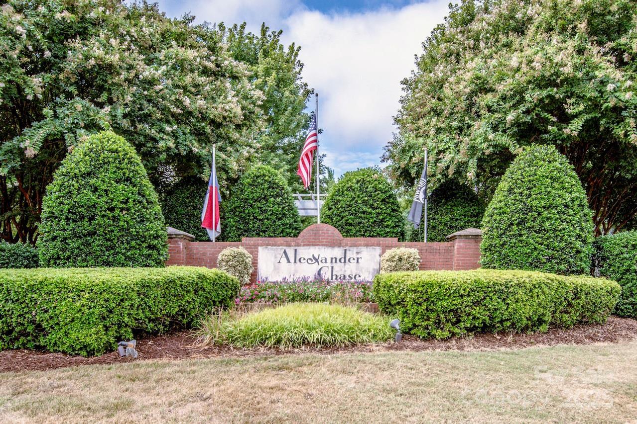17151 Doe Valley Ct., Cornelius, NC 28031