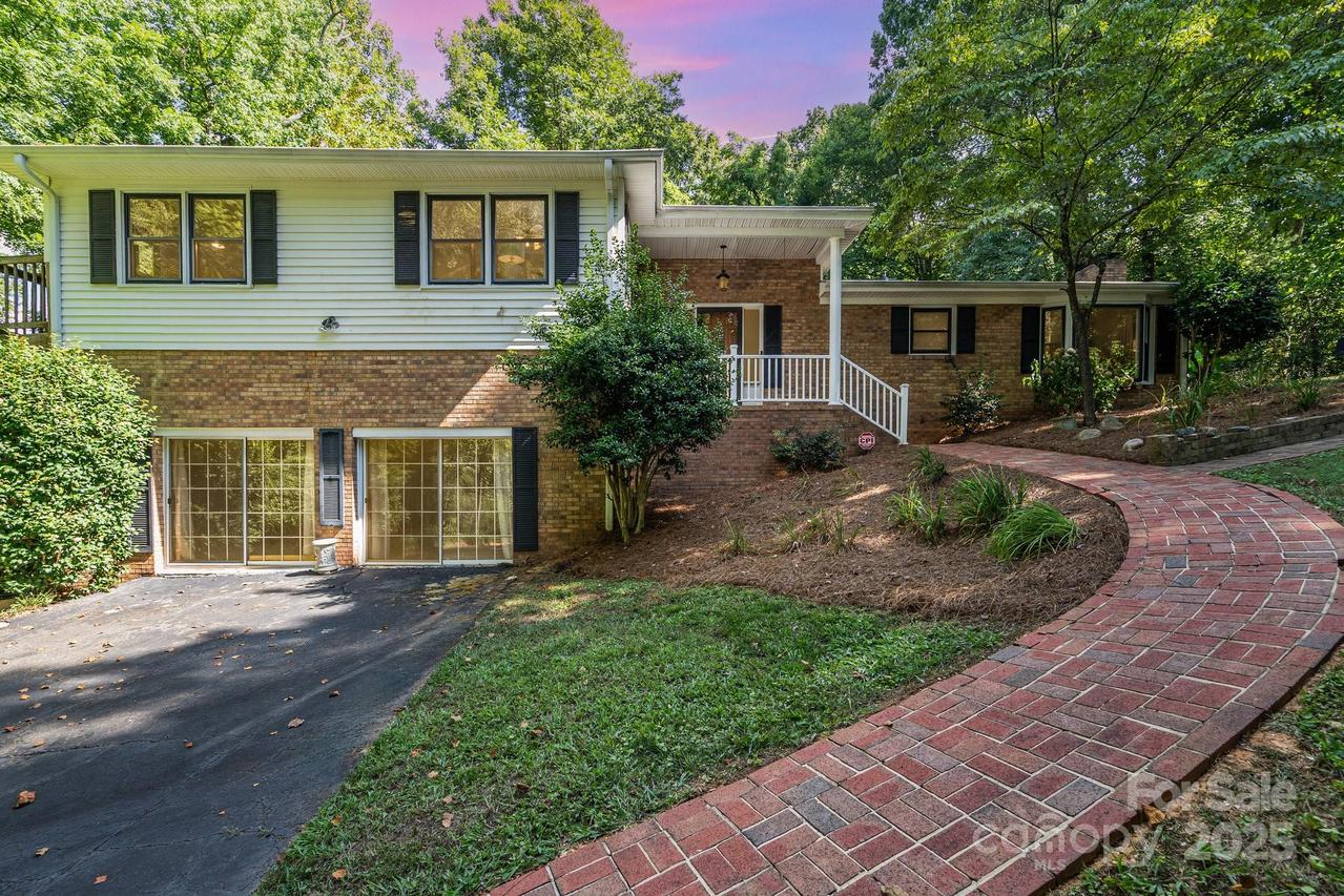 681 Pine Bluff Cir., Kannapolis, NC 28081