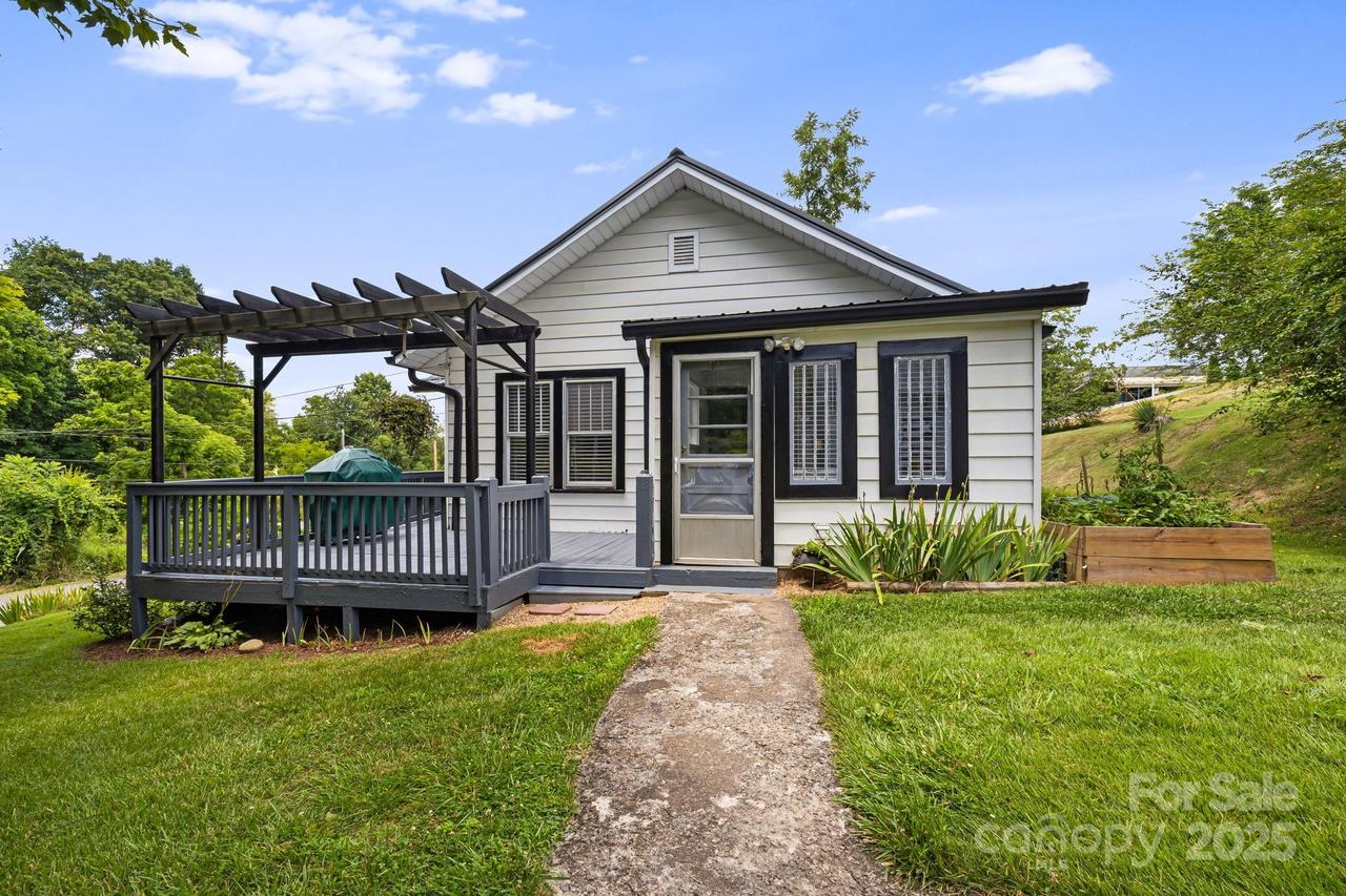 29 Ponder St., Mars Hill, NC 28754