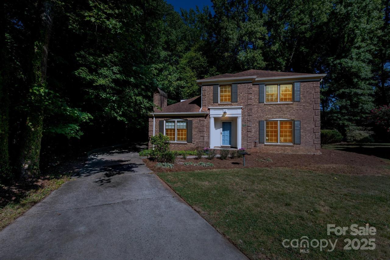 1336 Rock Point Rd., Charlotte, NC 28270