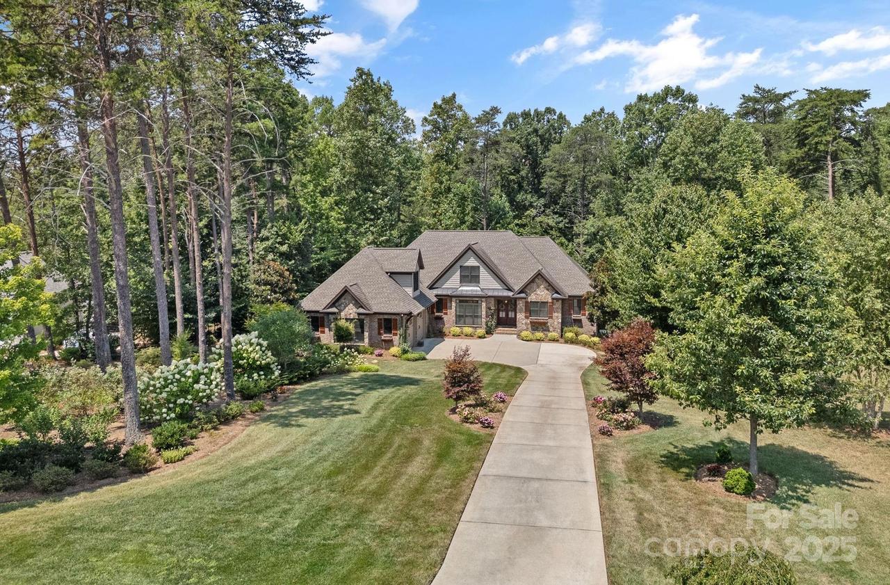 3159 James Plantation Dr., Denver, NC 28037