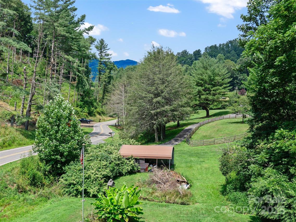 1377 Langford Branch Rd., Burnsville, NC 28714