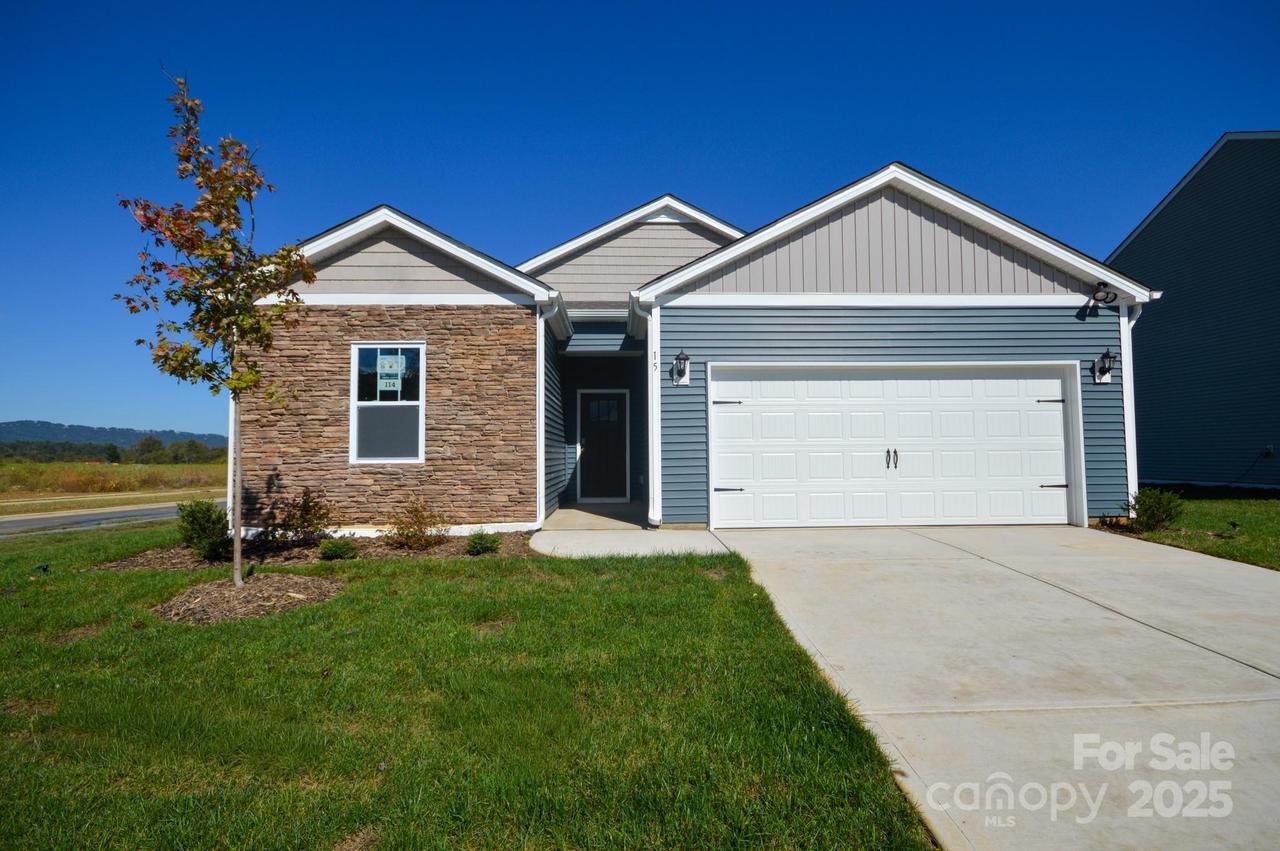 15 Shorthorn Rd., Fletcher, NC 28732