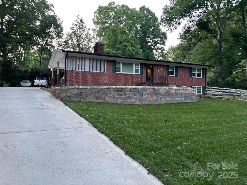 514 Crestview Dr., Albemarle, NC 28001