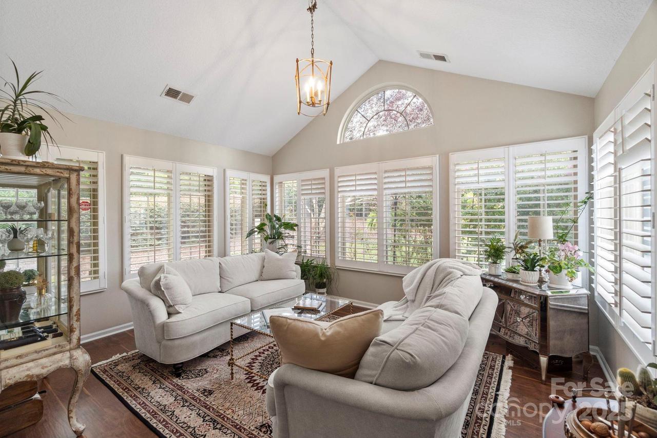 2459 Coltsview Ln., Matthews, NC 28105