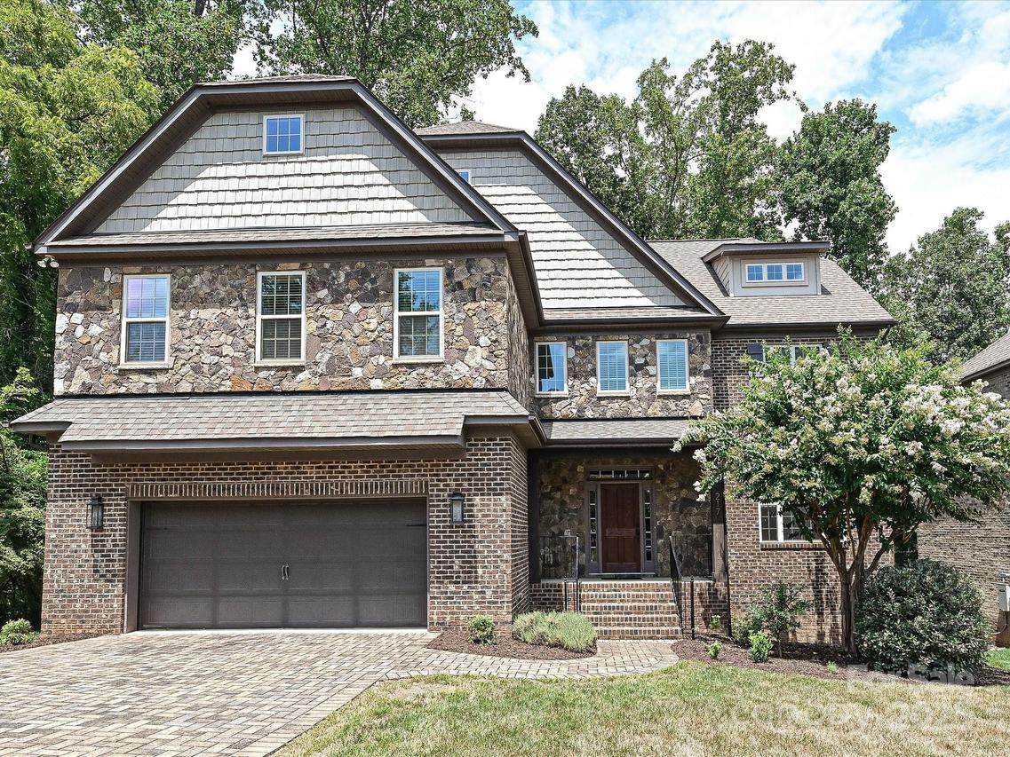 217 Hillandale Dr., Charlotte, NC 28270