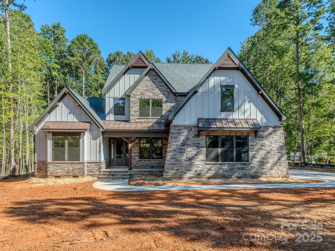2410 Cherrywood Ln., Matthews, NC 28104