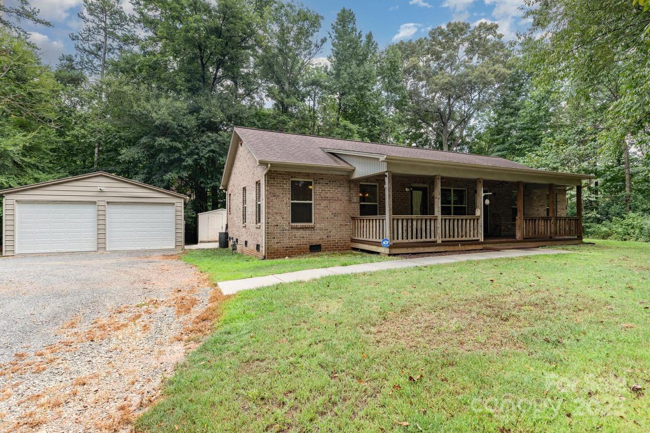 1009 James St., Charlotte, NC 28216