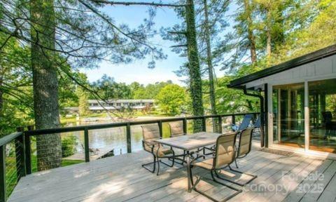 52 Lake Jordan Dr., Flat Rock, NC 28731