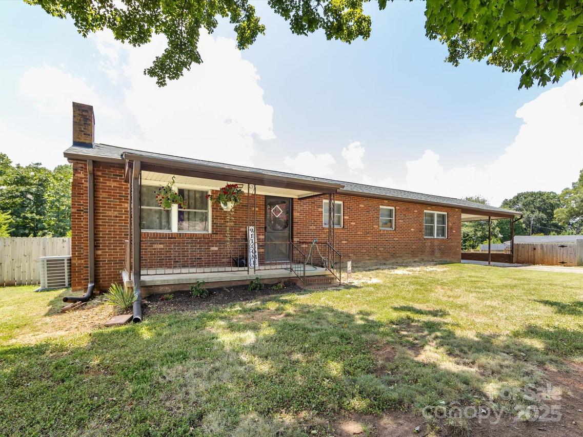 607 Old Mountain Rd., Statesville, NC 28677