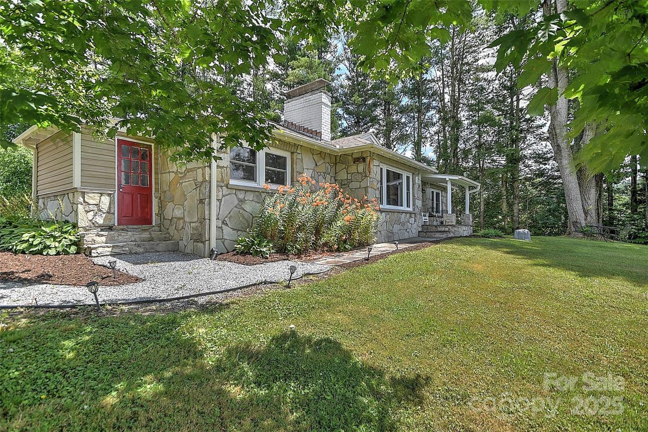 390 Sokassa Rd., Newland, NC 28657