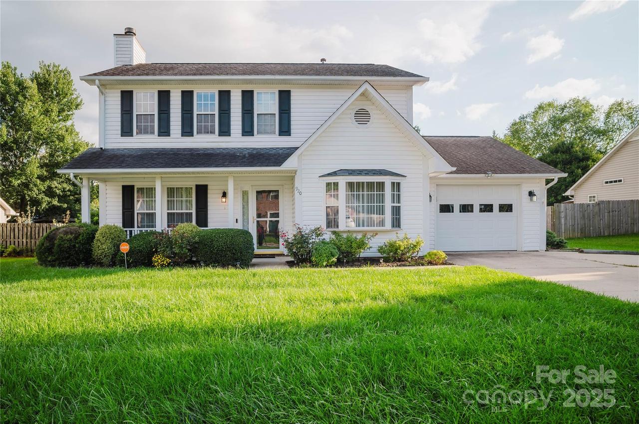 920 Woodhill Dr., Fletcher, NC 28732