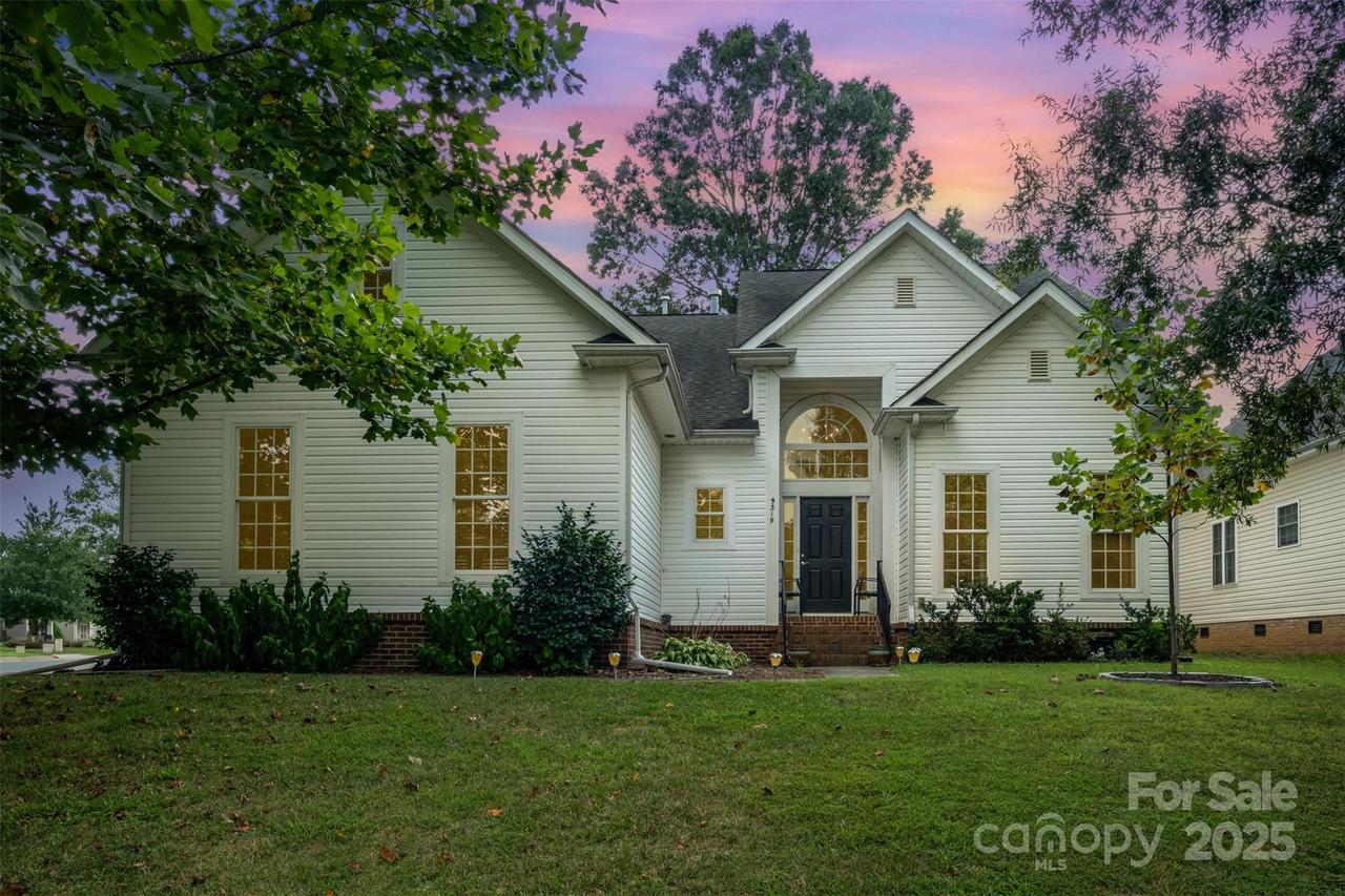 9319 Arbor Creek Dr., Charlotte, NC 28269
