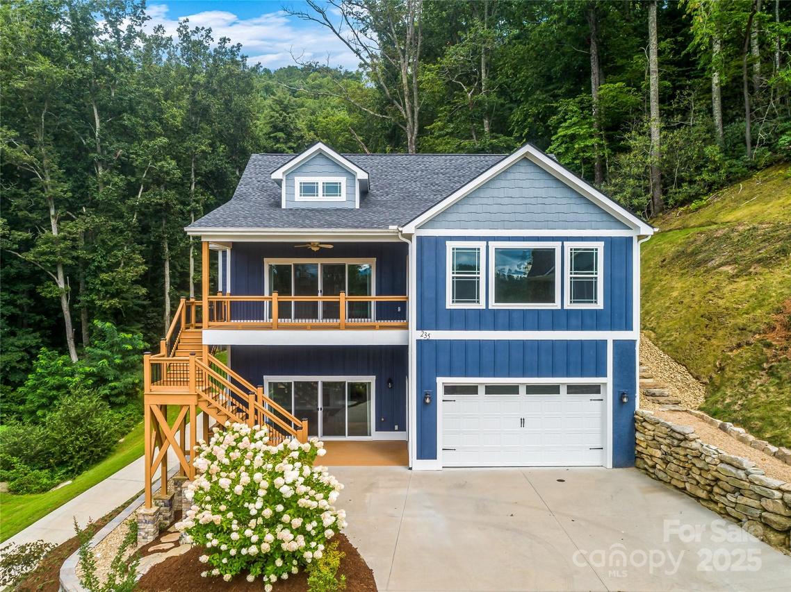 235 Olivet Ln., Fletcher, NC 28732