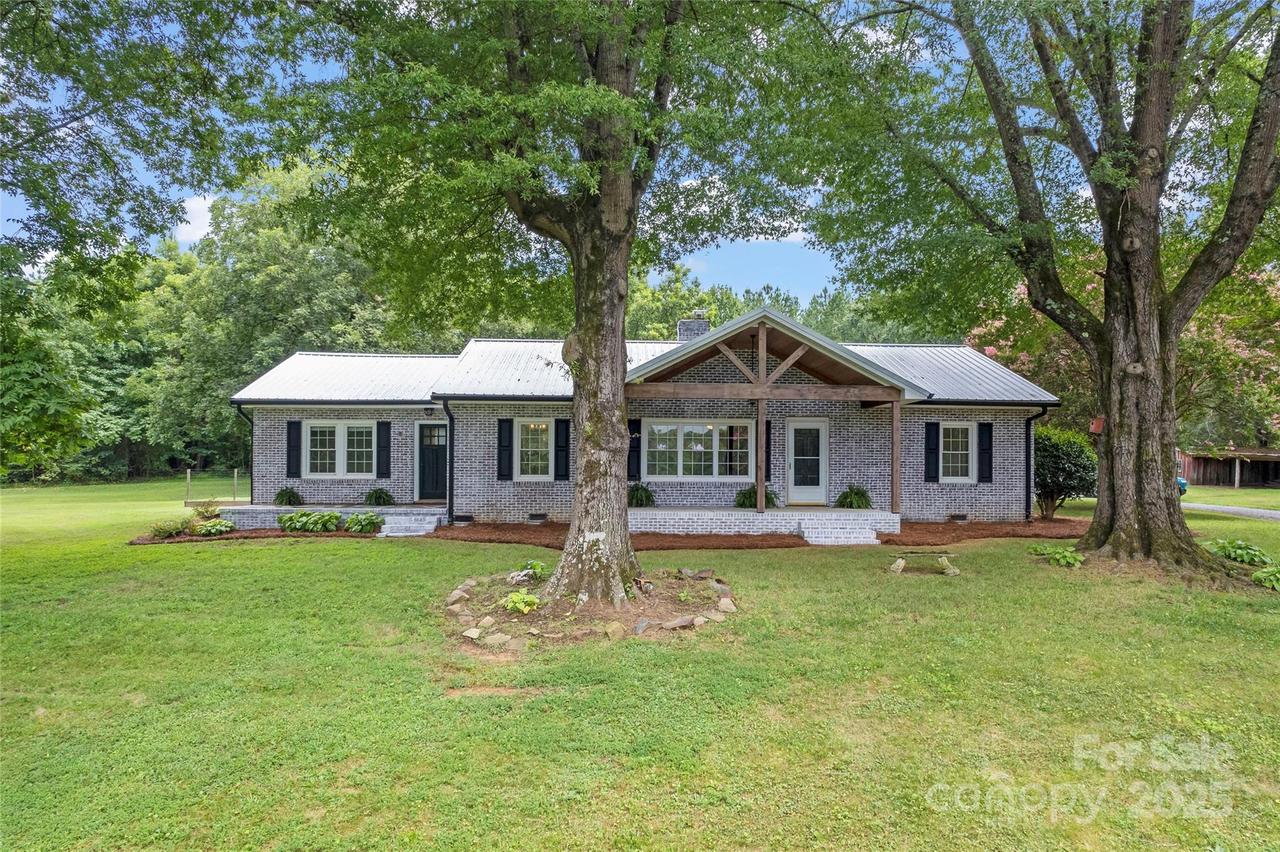895 Mount Pleasant Rd., Mount Pleasant, NC 28124
