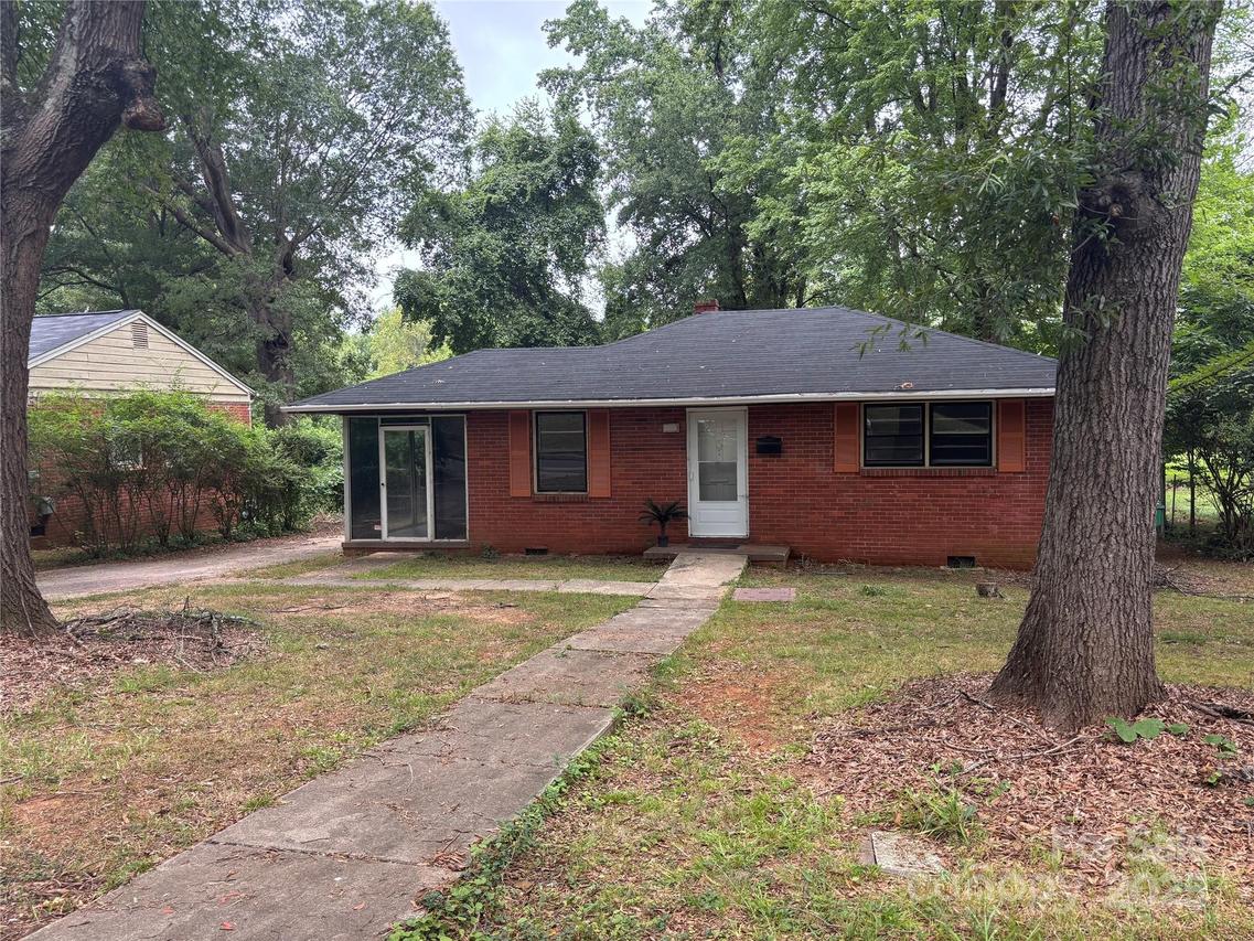 349 Fannie Cir., Charlotte, NC 28205