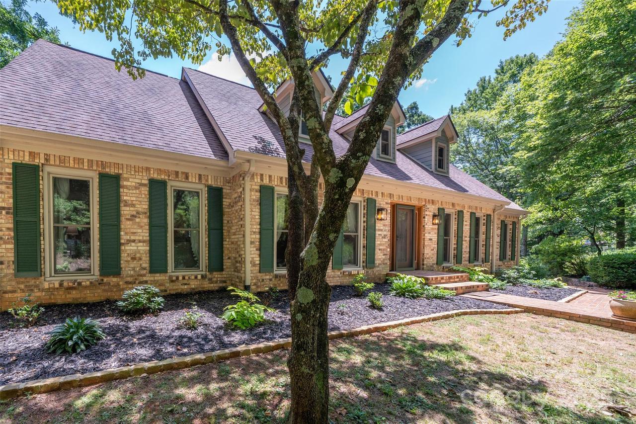 1104 High Vista Dr., Mills River, NC 28759