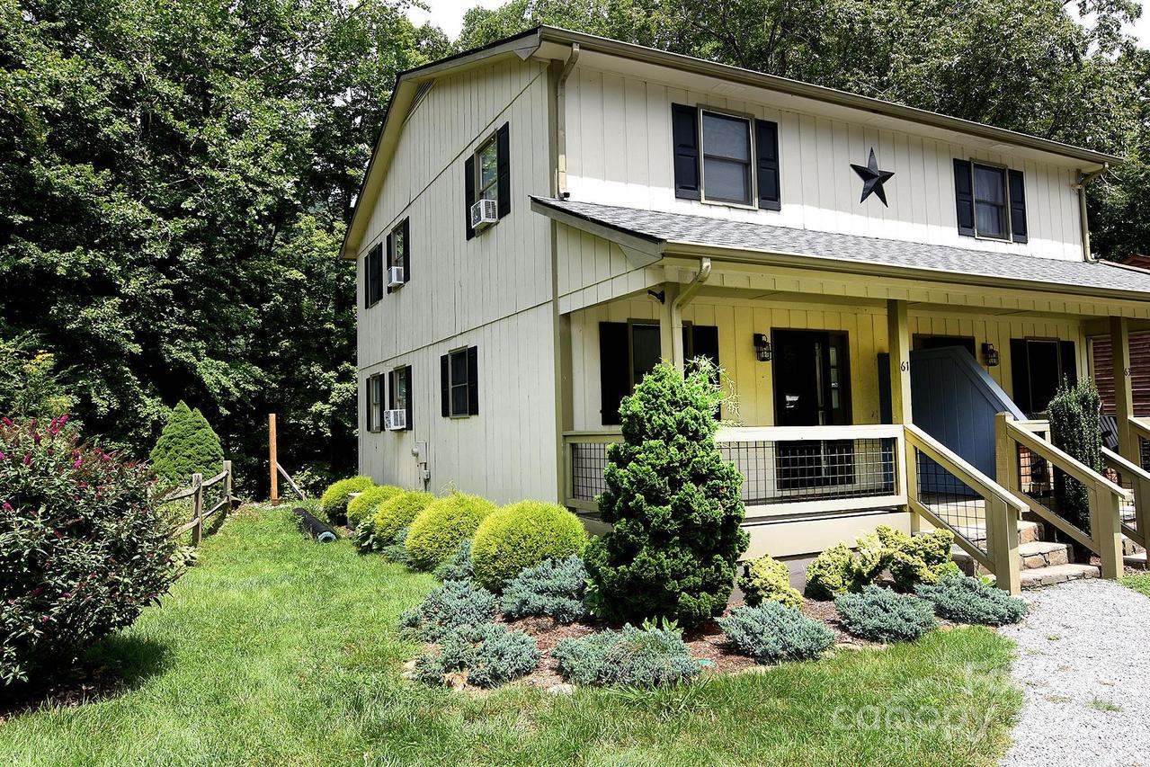 61 Riverside Villa Dr., Maggie Valley, NC 28751