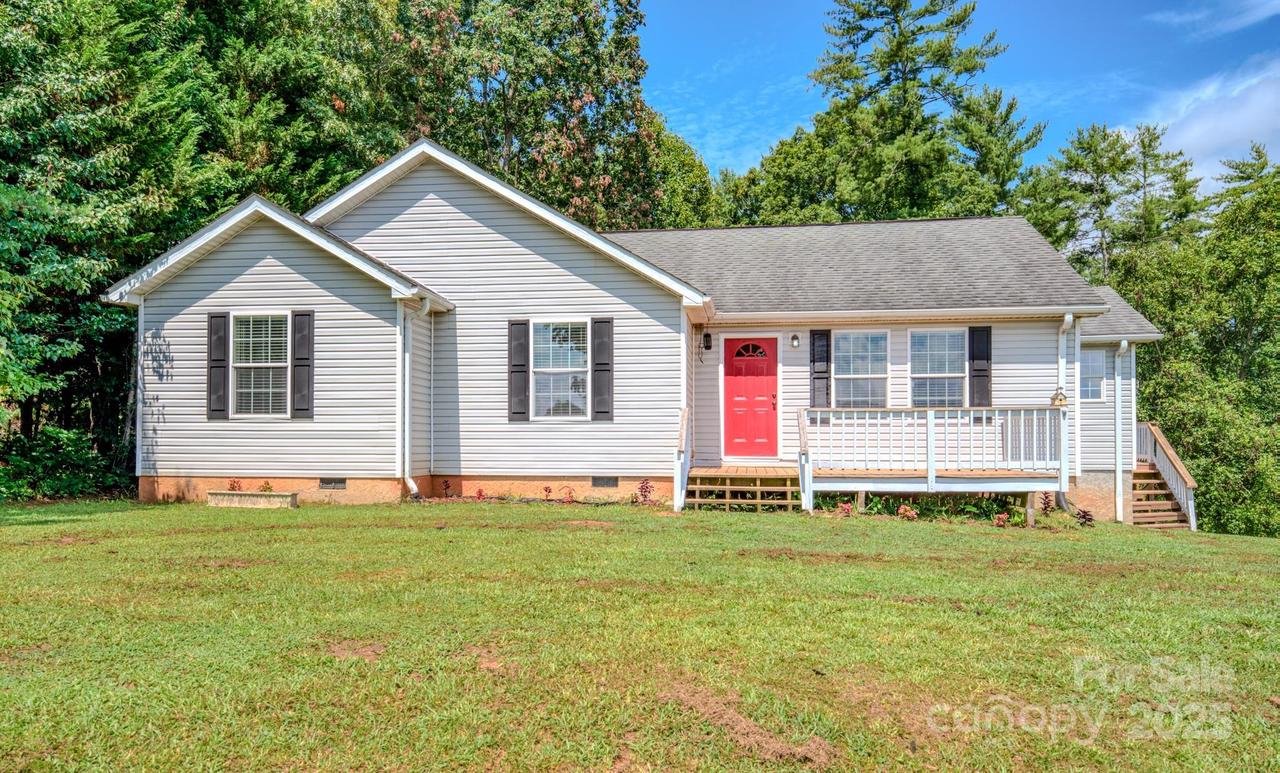 2606 Bear Creek Rd., Marshall, NC 28753