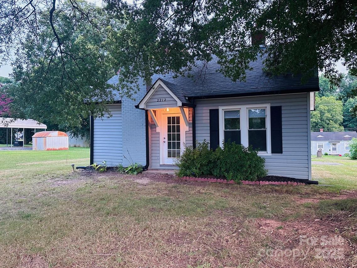 2212 16th Ave., Hickory, NC 28601