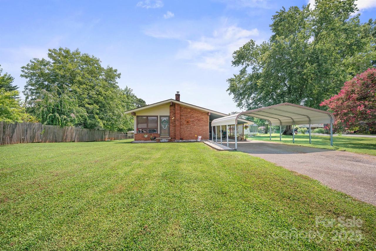 185 Crosswhite Ln., Statesville, NC 28625
