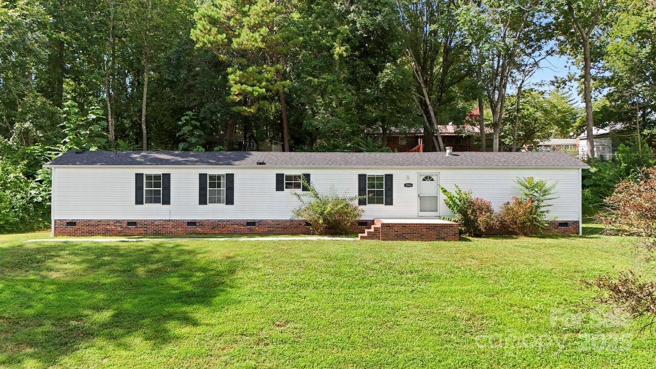 1884 Kensway Dr., Hudson, NC 28638