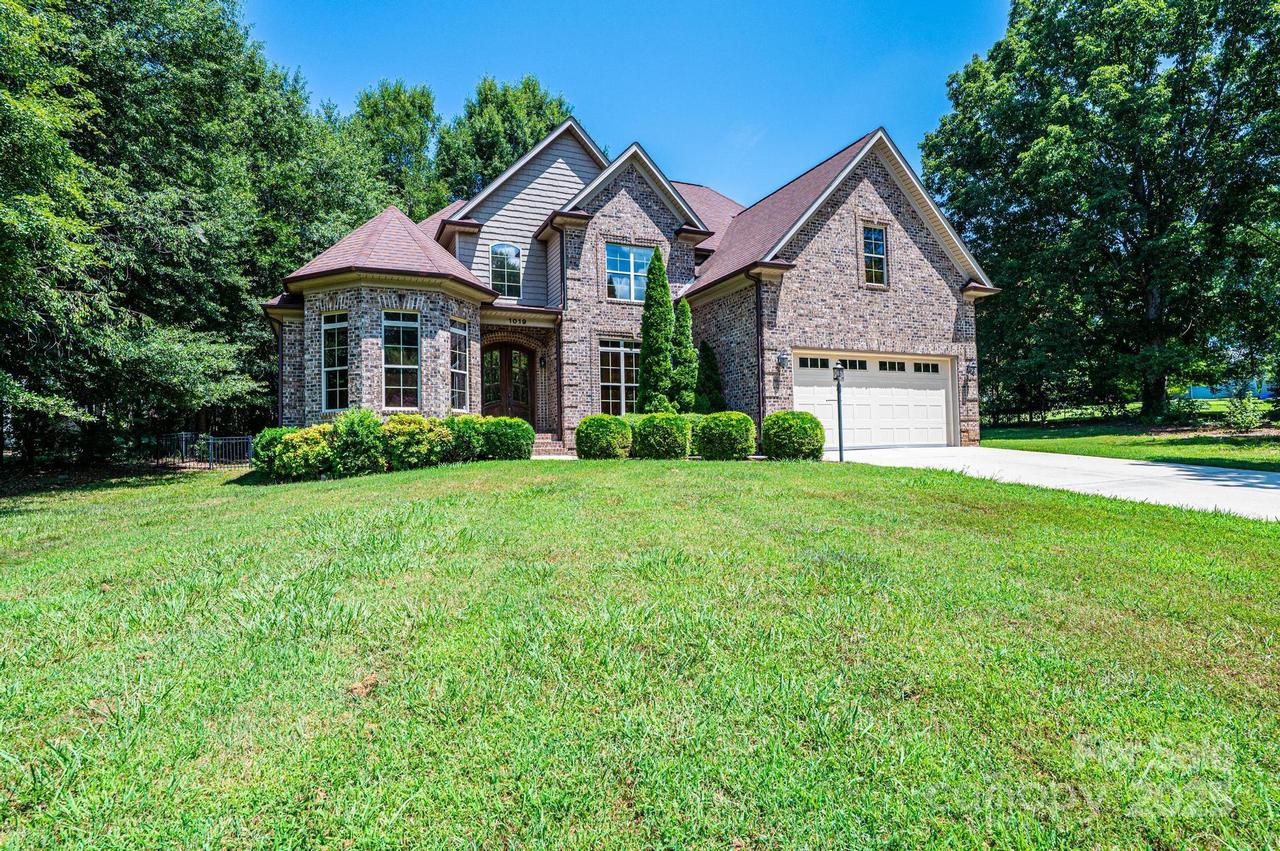 1019 30th Avenue Ln., Hickory, NC 28601