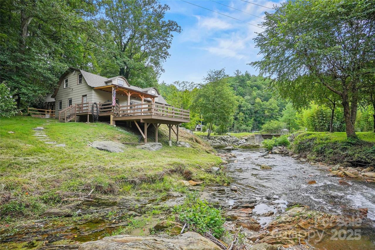6836 Richland Rd., Lenoir, NC 28645
