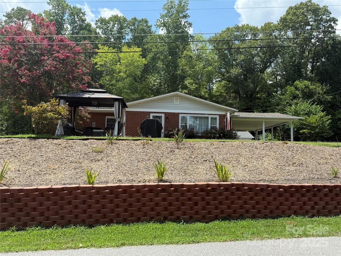 108 Scott St., Morganton, NC 28655