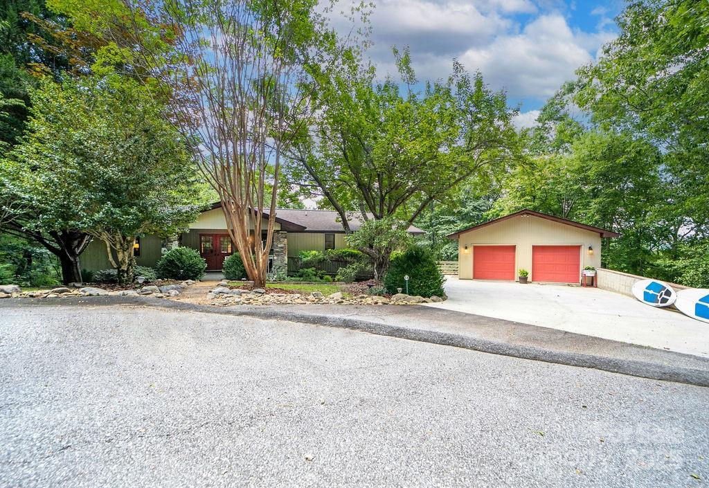 58 Warwaseeta Ct., Brevard, NC 28712