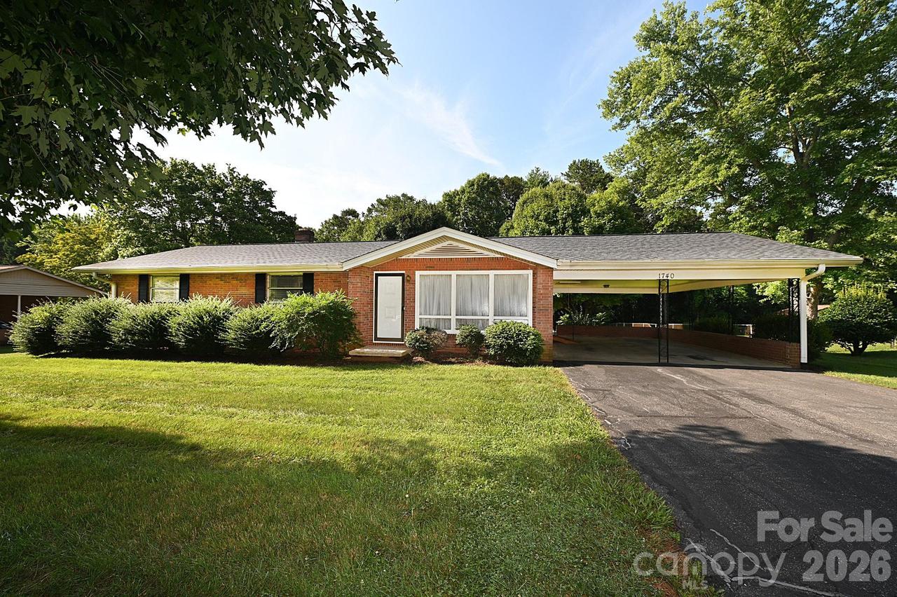 1740 23rd Avenue Ln., Hickory, NC 28601