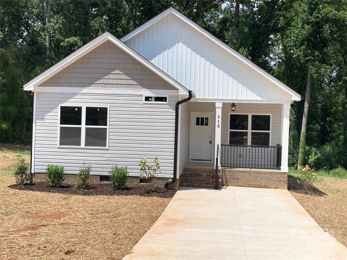 318 Davis Park Rd., Gastonia, NC 28052