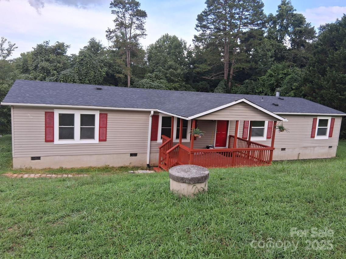 2659 Deertrack Dr., Connelly Springs, NC 28612