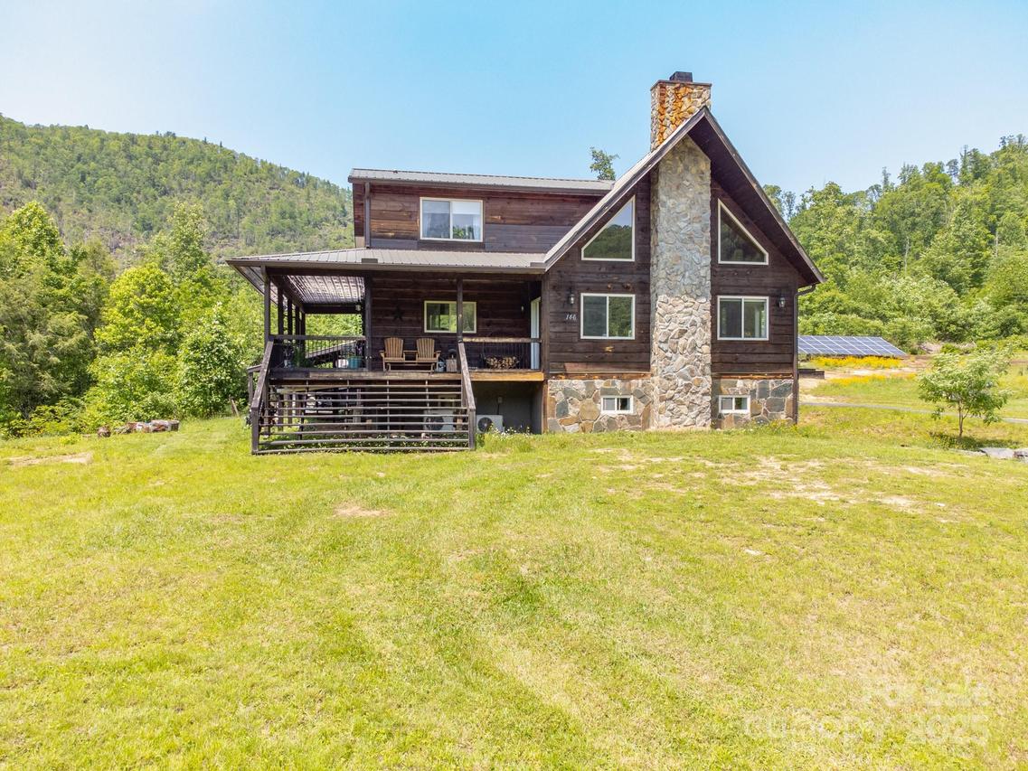 146 W Green Briar Ln., Green Mountain, NC 28740