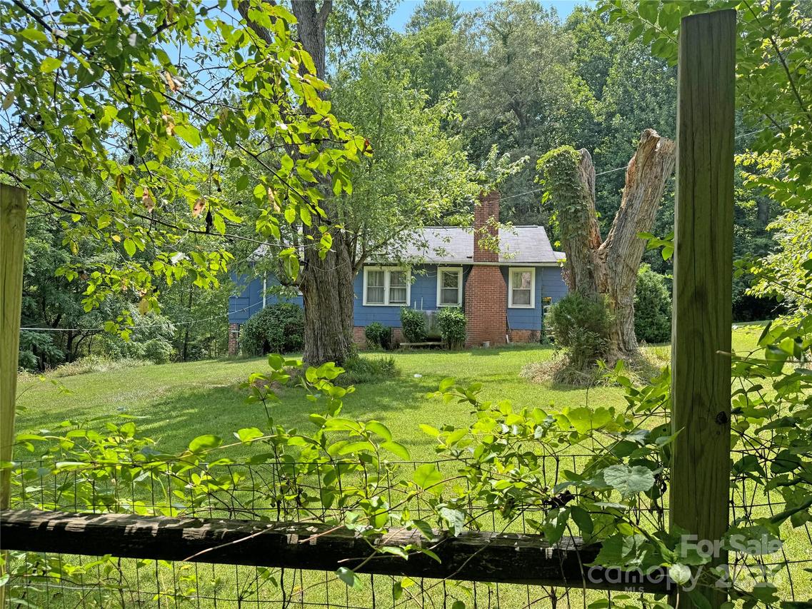 101 Eller Ford Rd., Weaverville, NC 28787