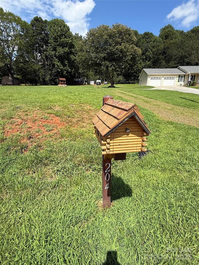 204 Vfw Rd., Morganton, NC 28655