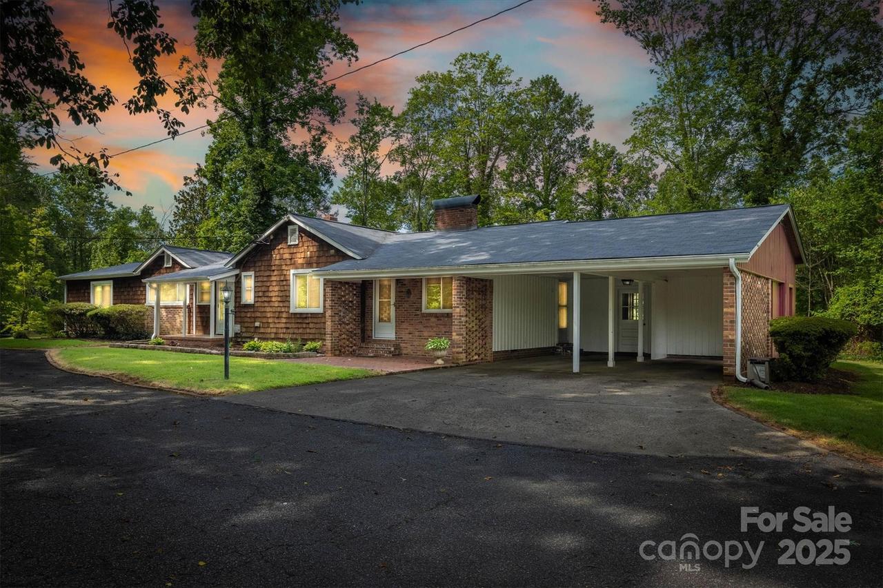 767 Circle Dr., Lenoir, NC 28645