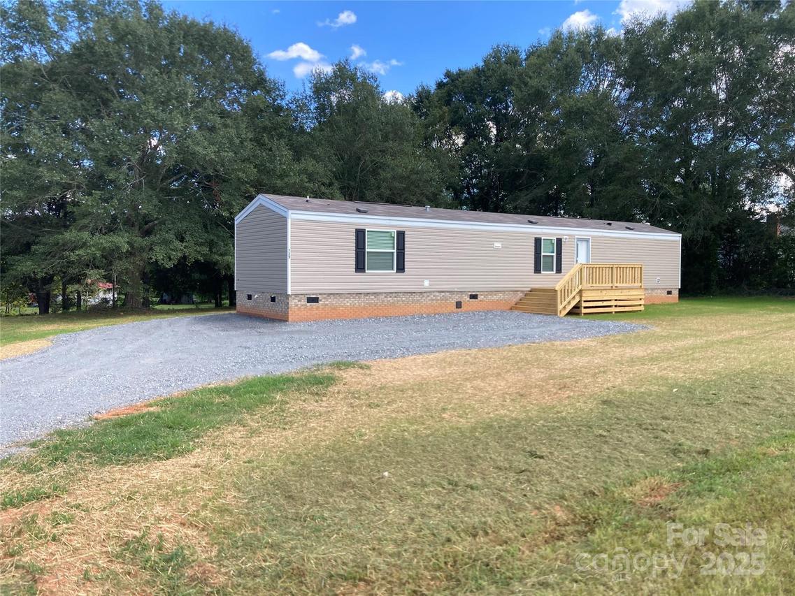 729 Race Path Church Rd., Ellenboro, NC 28040