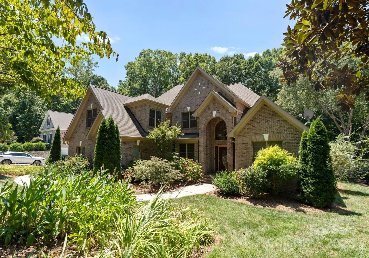 2317 Mt Isle Harbor Dr., Charlotte, NC 28214