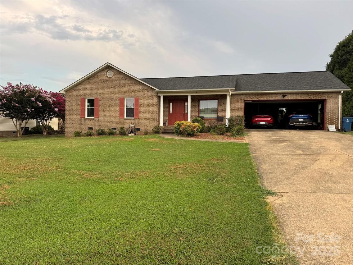 1619 Heron Ct., Newton, NC 28658