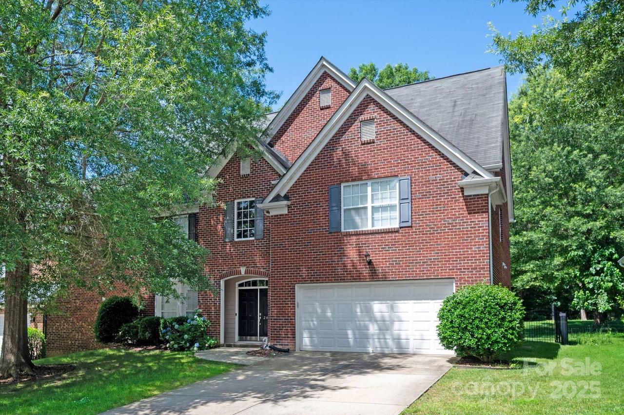 2416 River Oaks Dr., Waxhaw, NC 28173