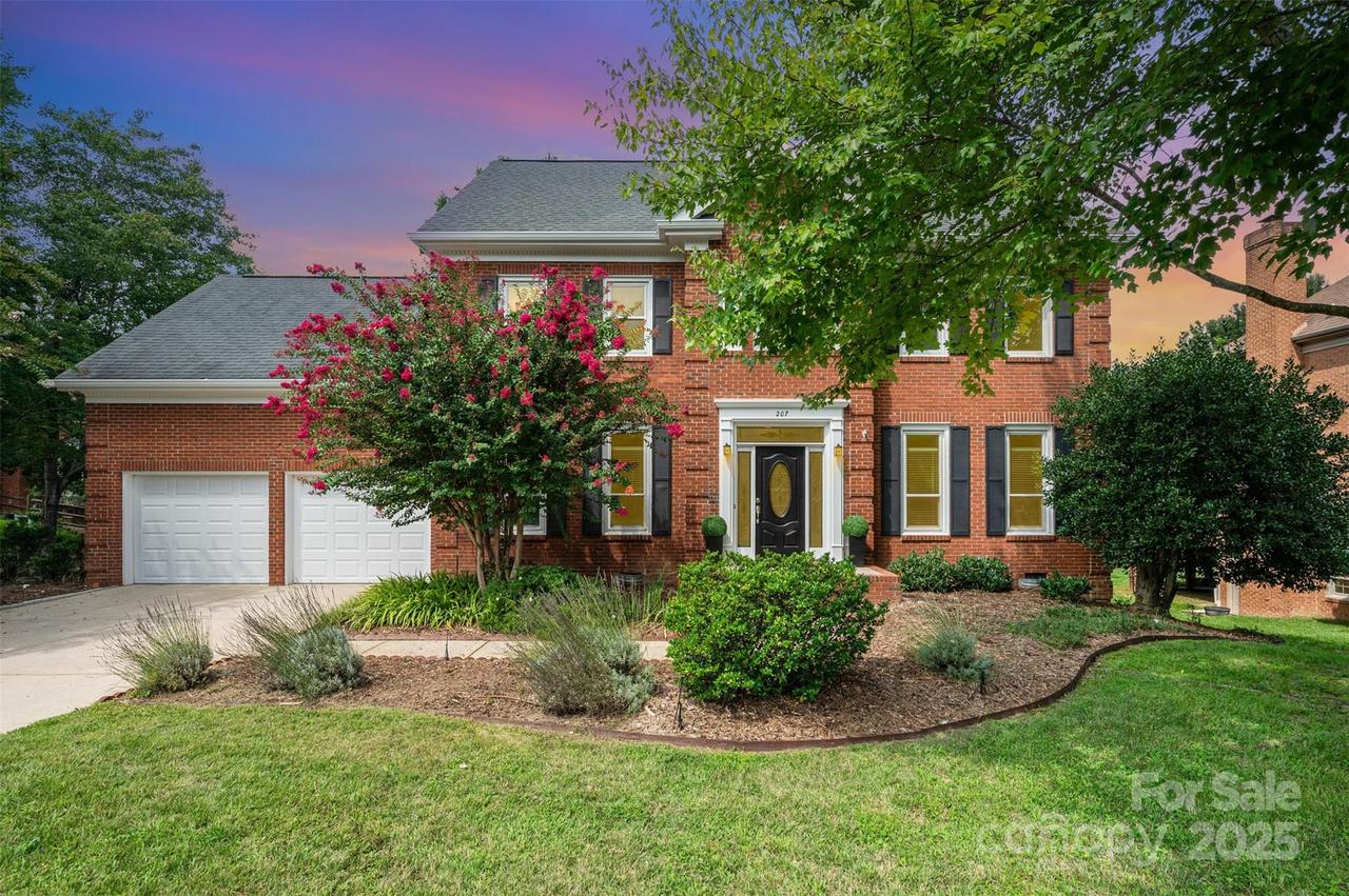 207 Walnut Point Dr., Matthews, NC 28105